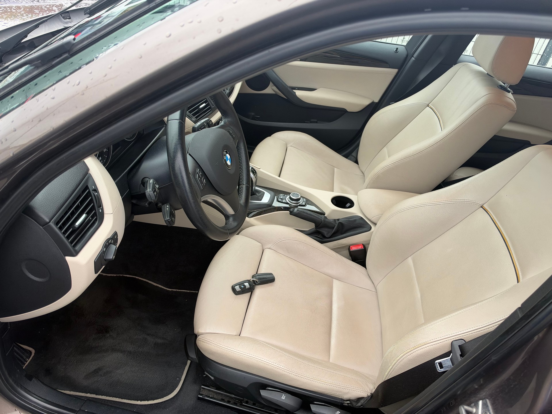 BMW X1 xDrive 20i Steptronic-image-7