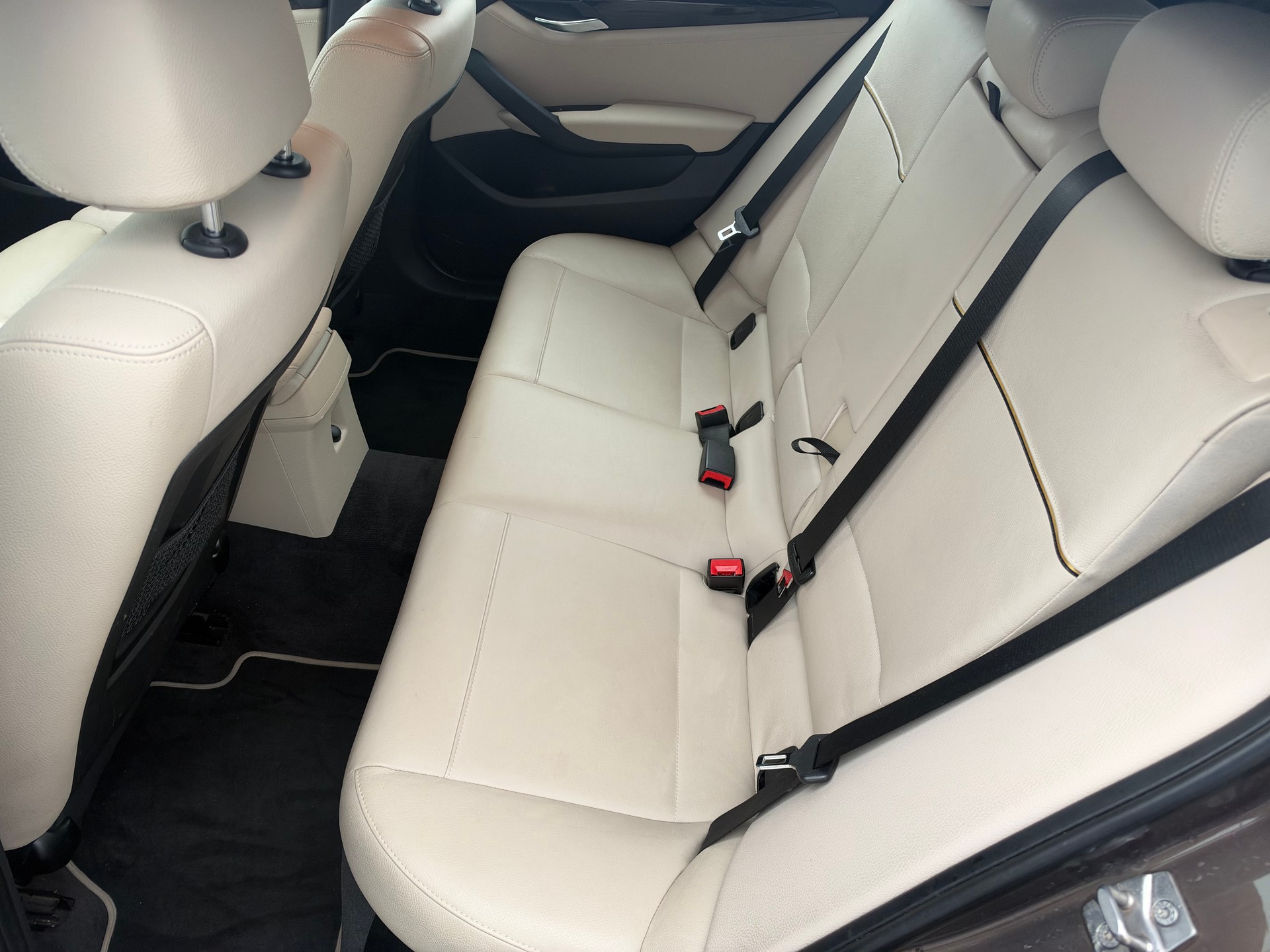 BMW X1 xDrive 20i Steptronic-image-10