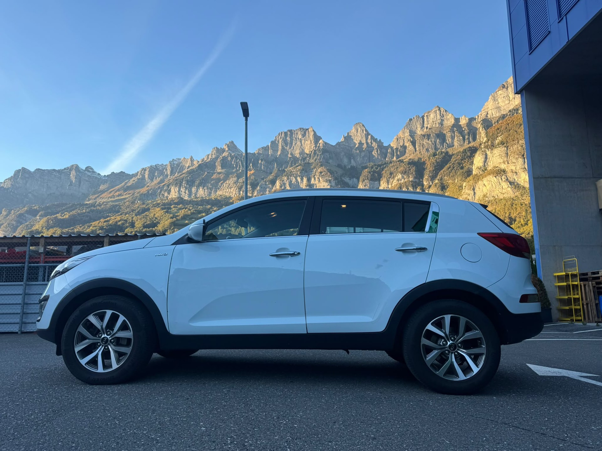 KIA Sportage 2.0 CRDi Style 4WD-image-3