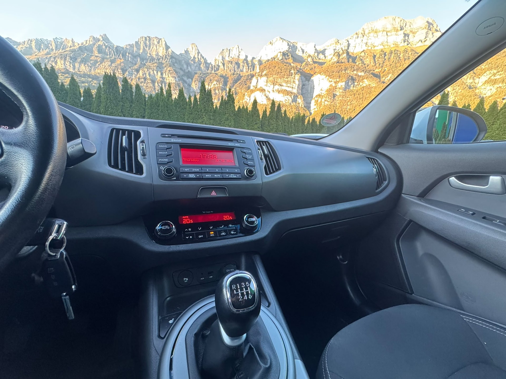 KIA Sportage 2.0 CRDi Style 4WD-image-14