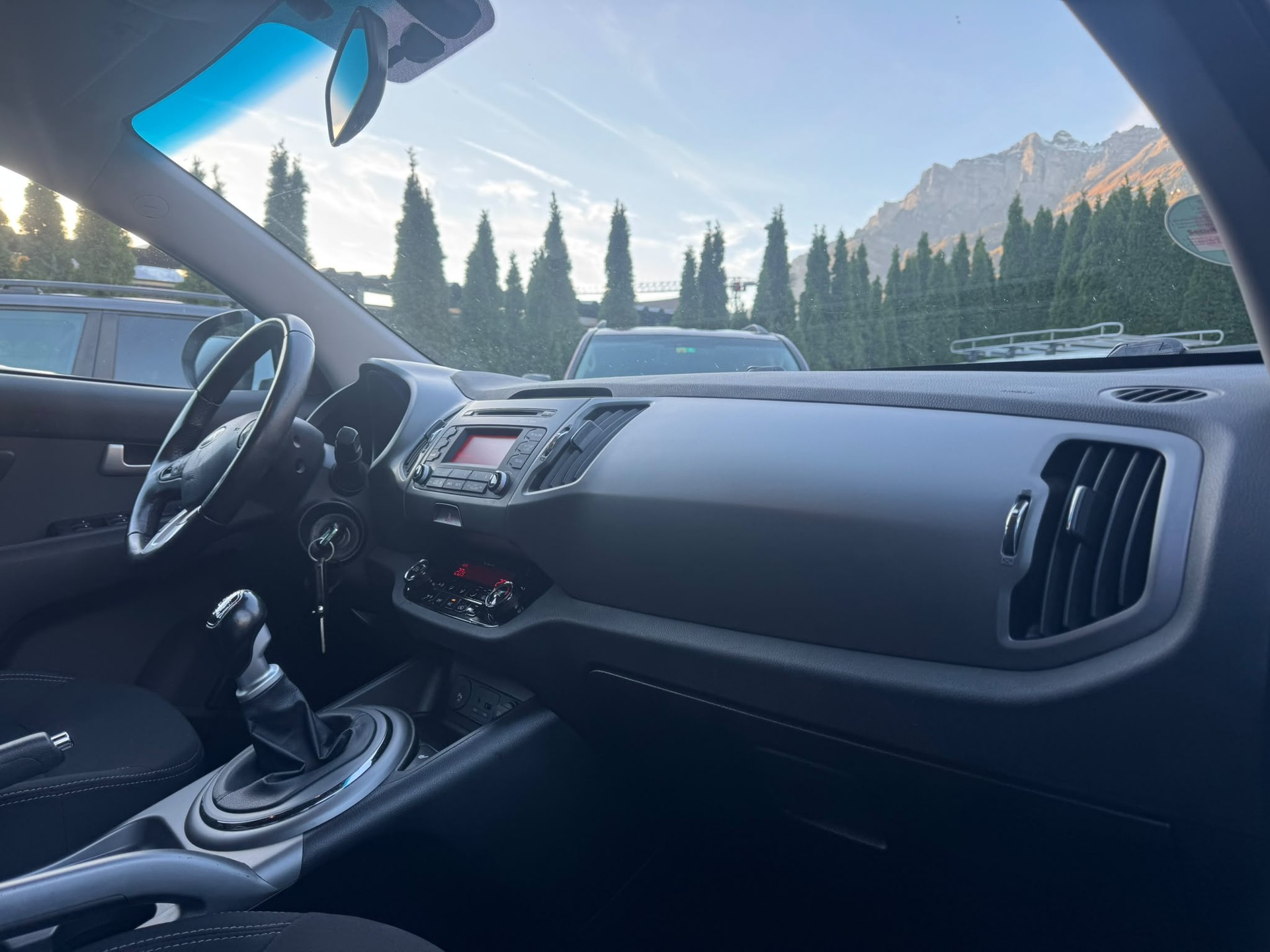 KIA Sportage 2.0 CRDi Style 4WD-image-9