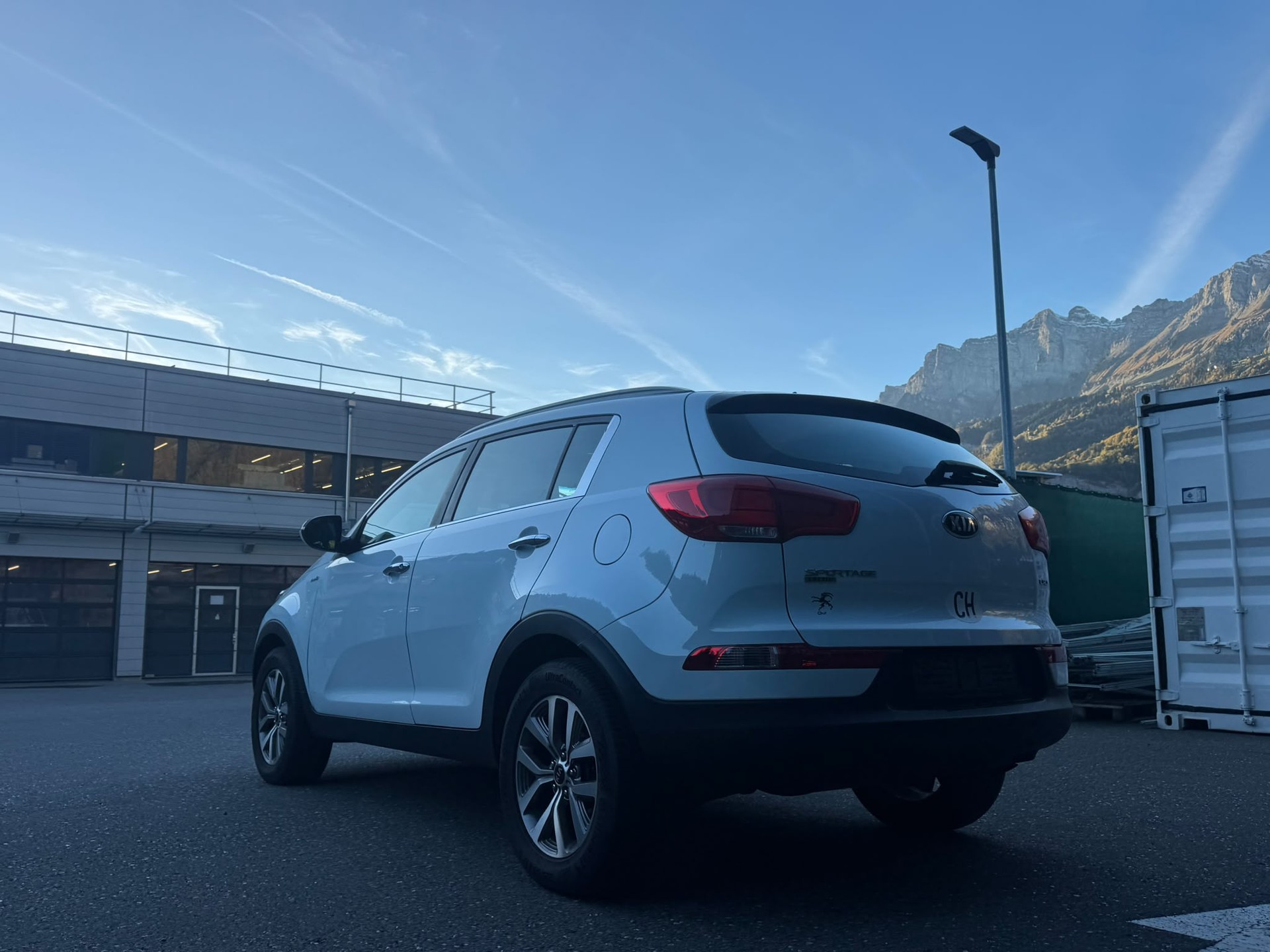 KIA Sportage 2.0 CRDi Style 4WD-image-8