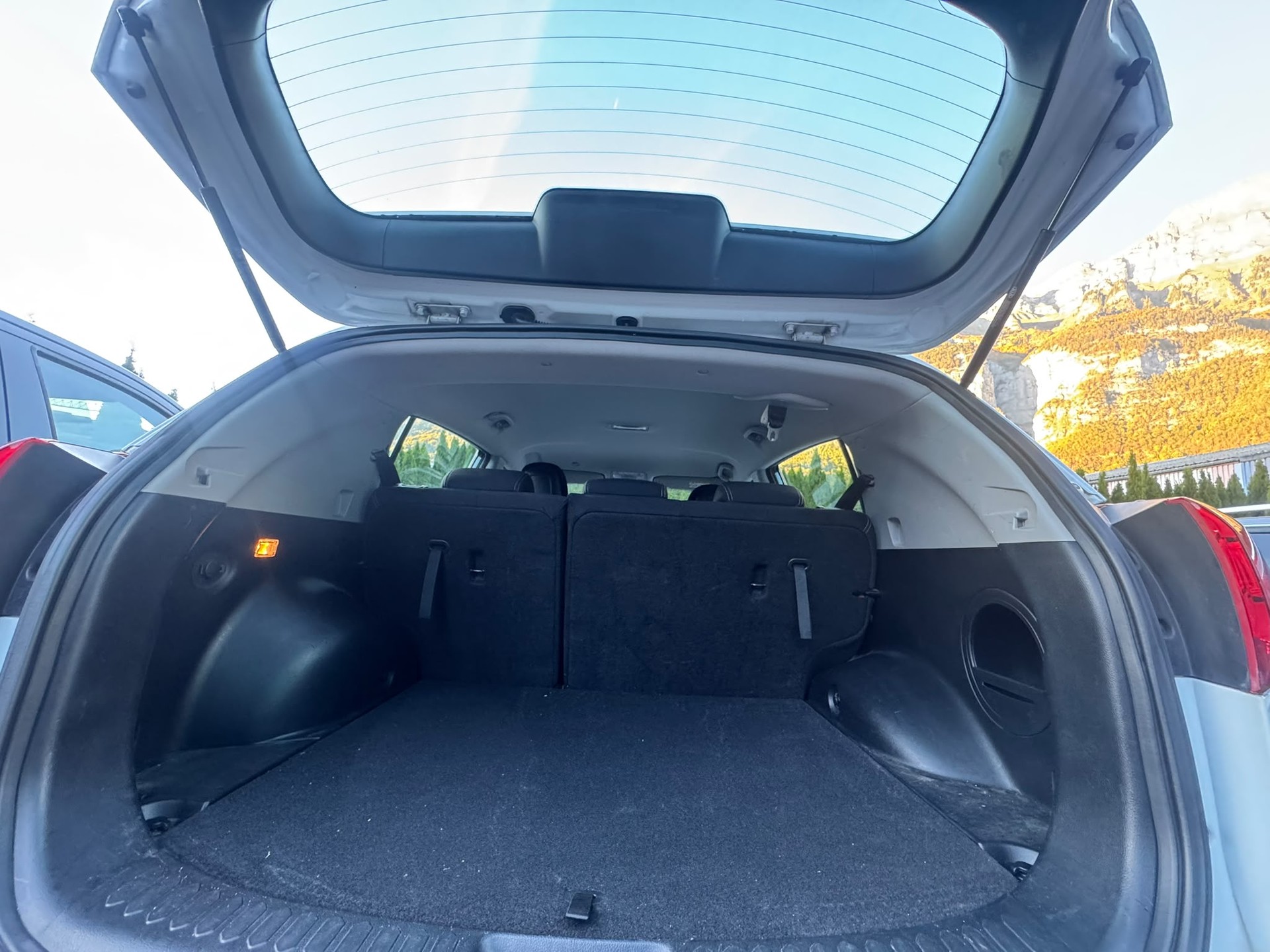 KIA Sportage 2.0 CRDi Style 4WD-image-10