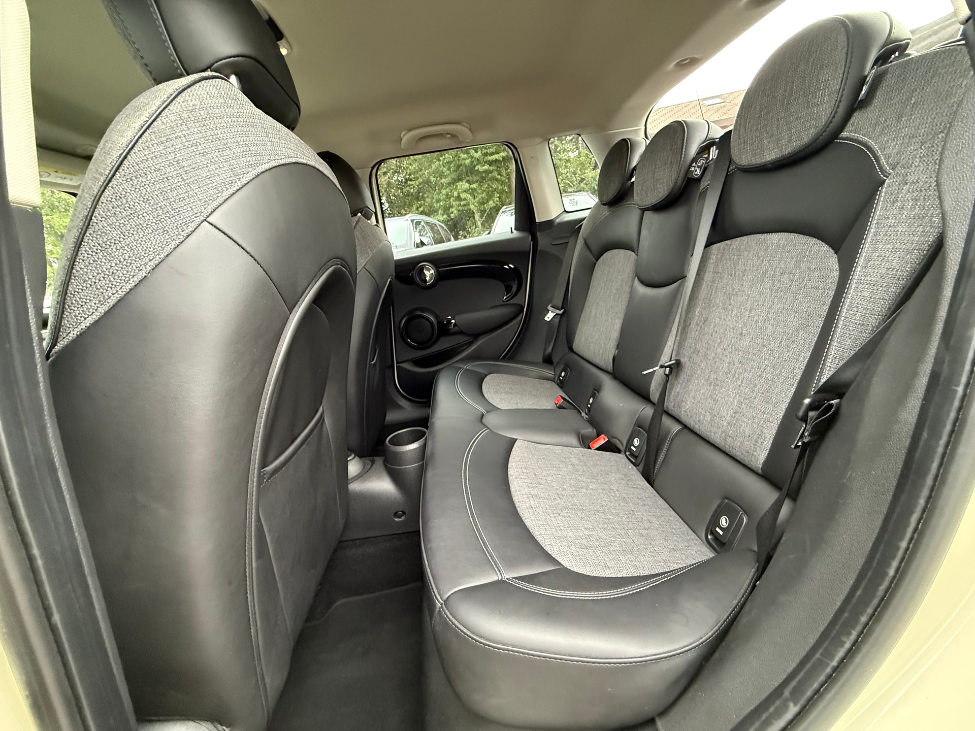 MINI Cooper 1.5i Hyde Park-image-10