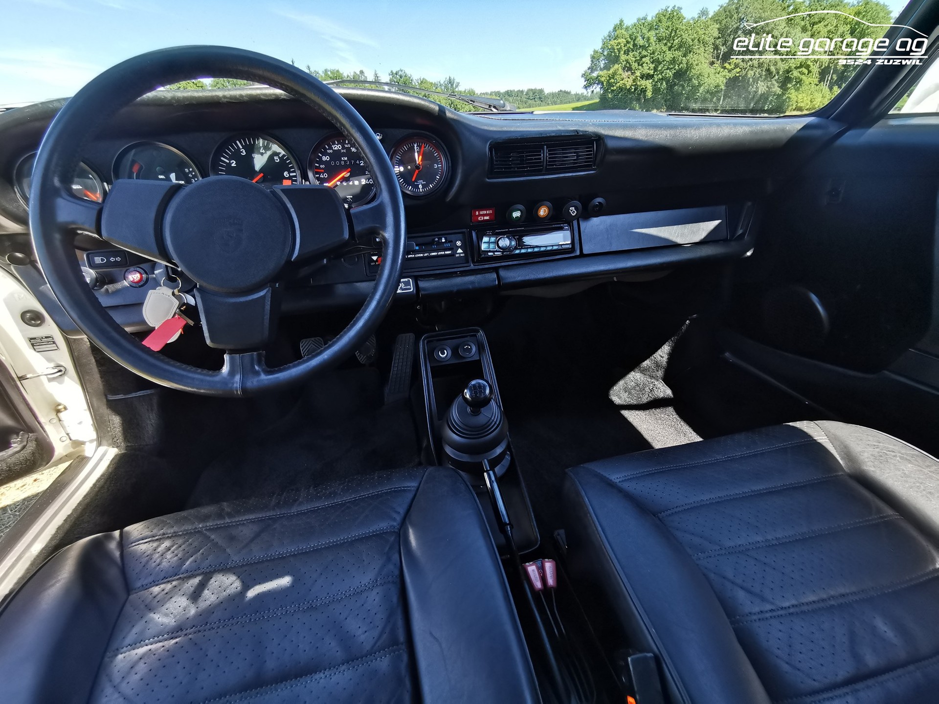 PORSCHE 911 SC Targa-image-12