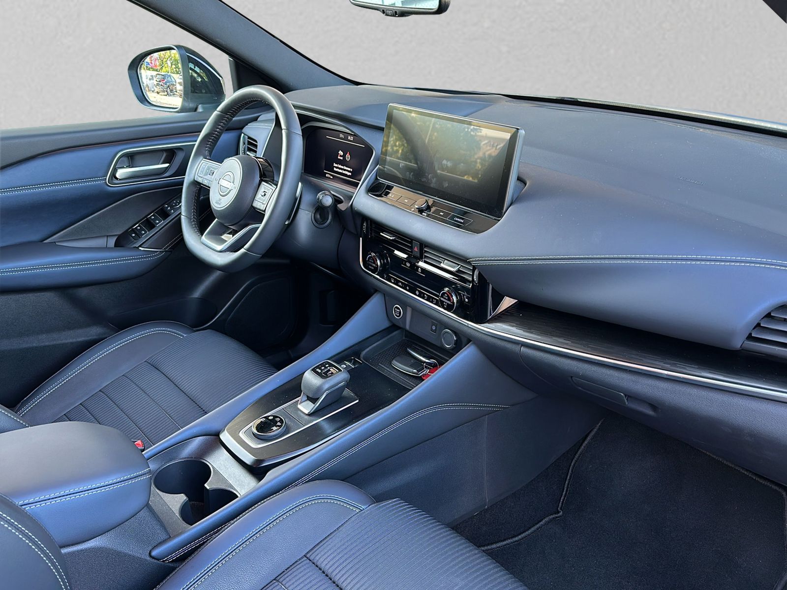 NISSAN Qashqai 1.3 DIG-T 158 PS Tekna 4x4-image-4