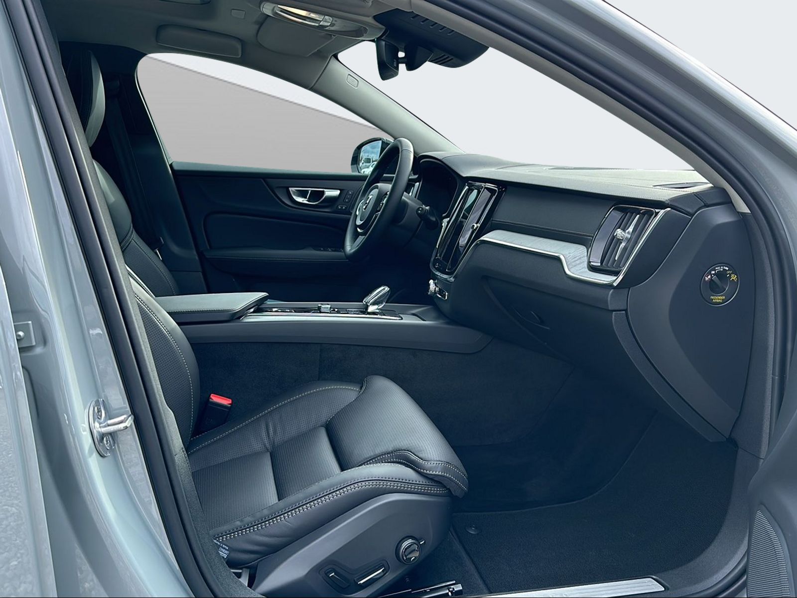 VOLVO V60 2.0 B4 Ultimate Dark-image-14