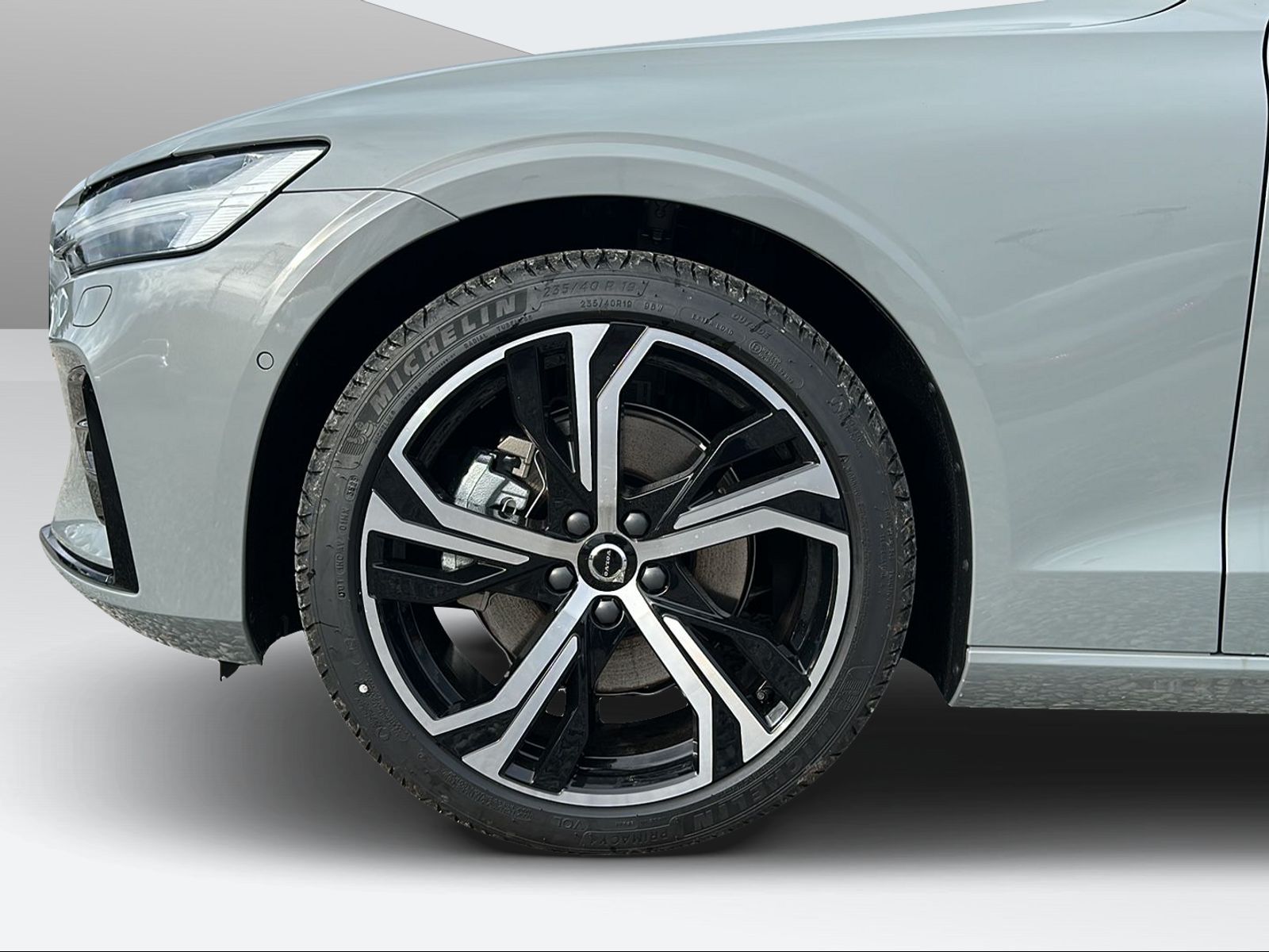 VOLVO V60 2.0 B4 Ultimate Dark-image-8