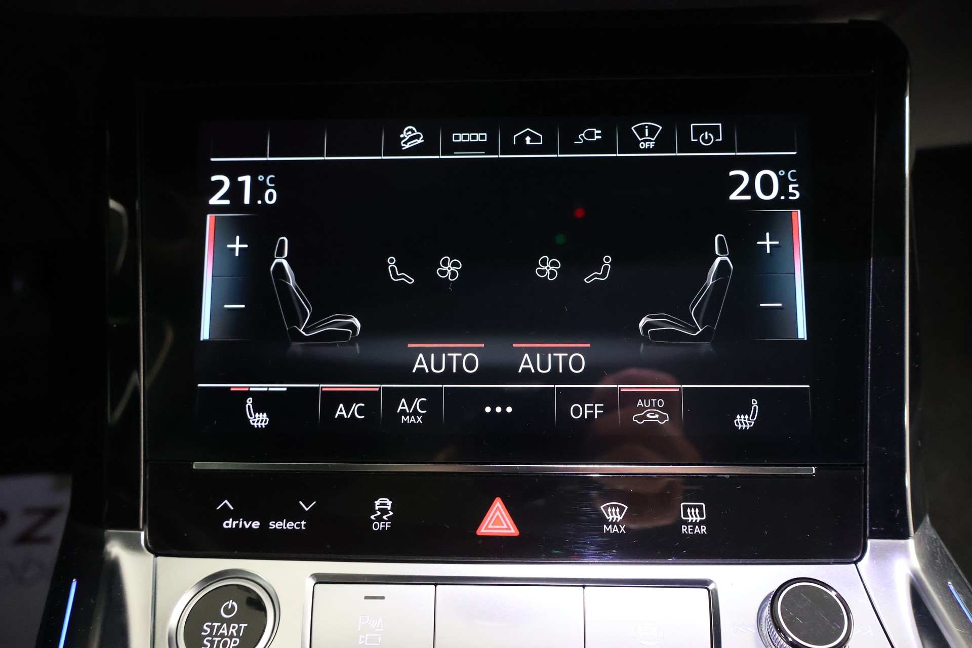 AUDI e-tron 55 Sportback S Line quattro-image-23