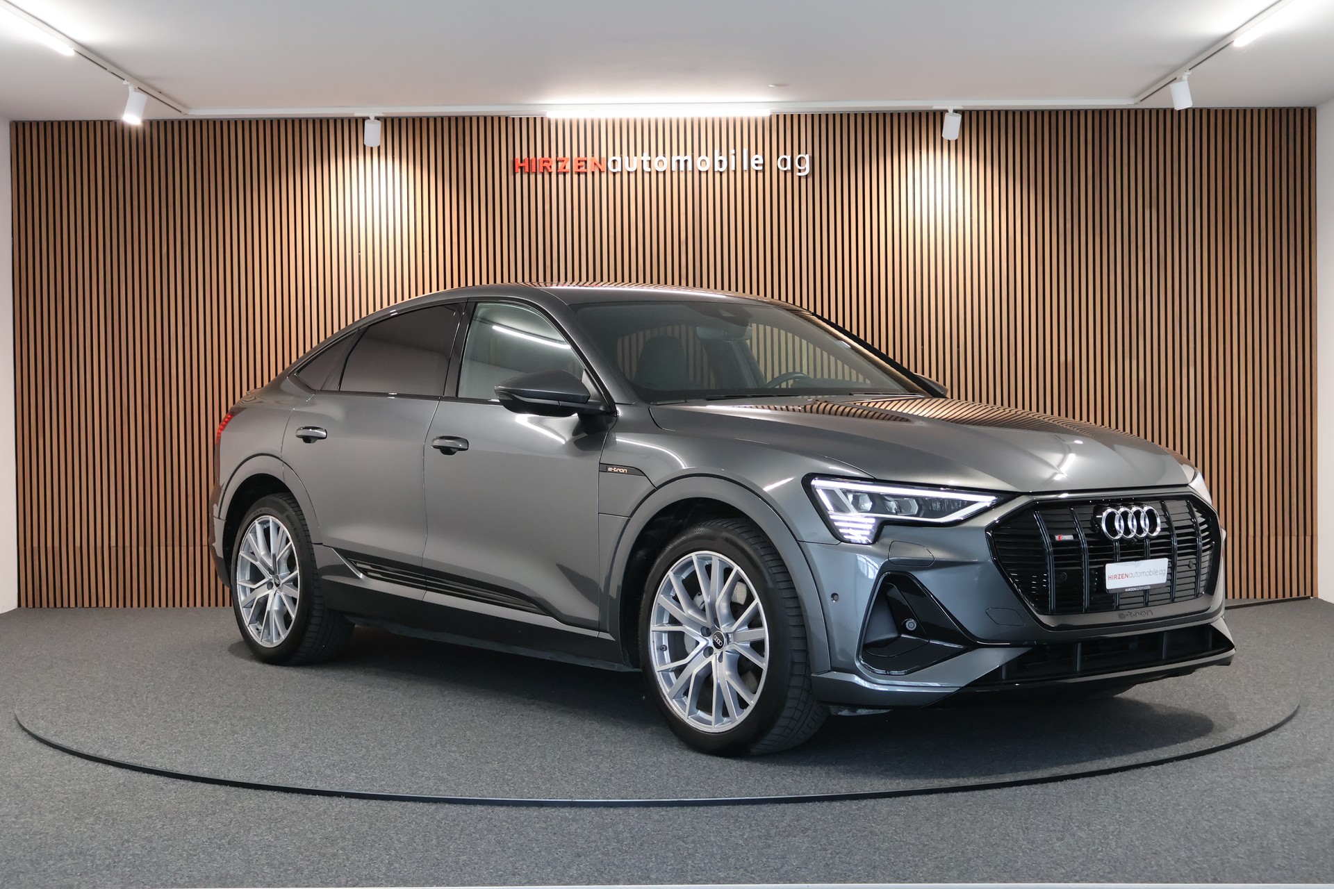 AUDI e-tron 55 Sportback S Line quattro-image-6