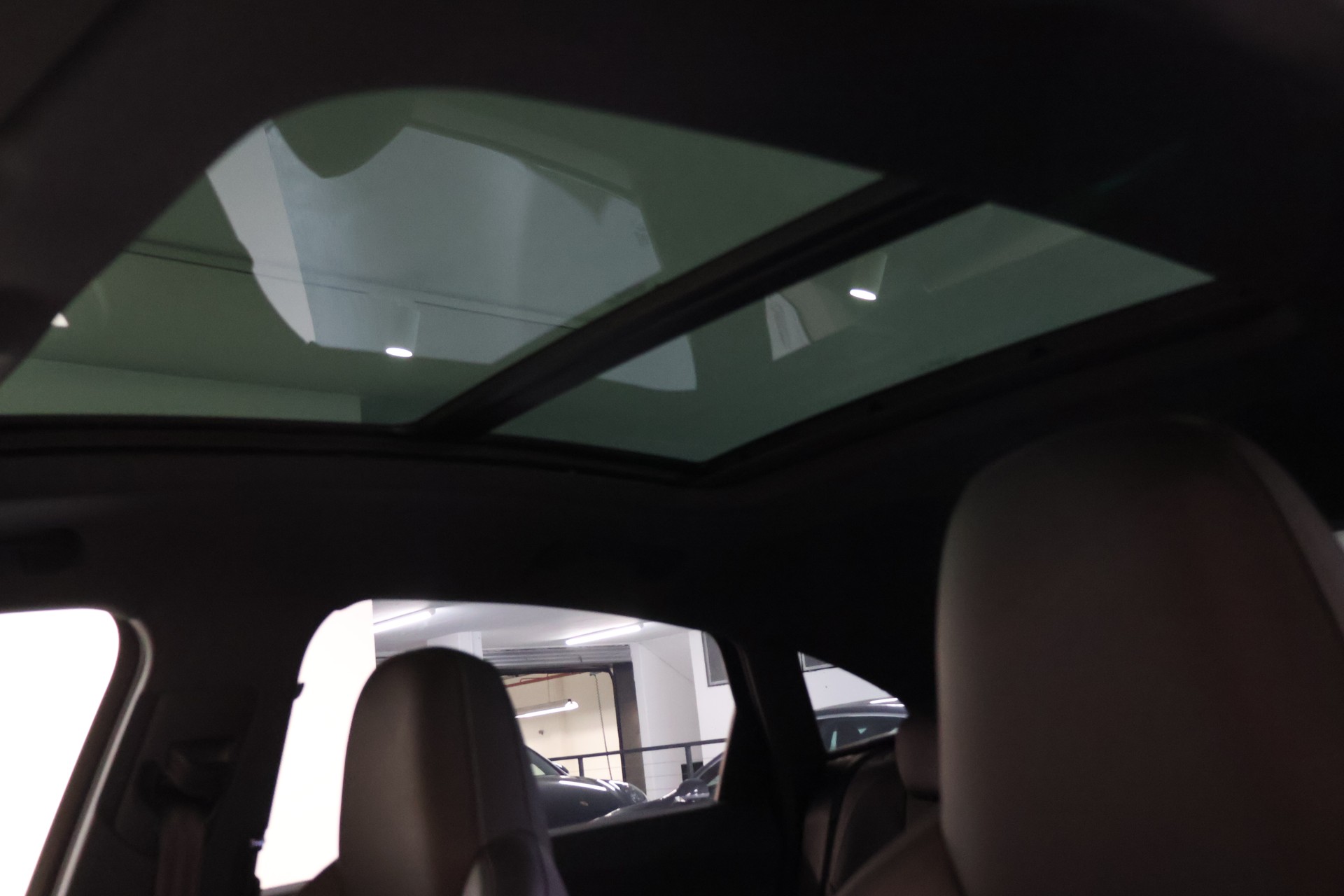 AUDI e-tron 55 Sportback S Line quattro-image-15