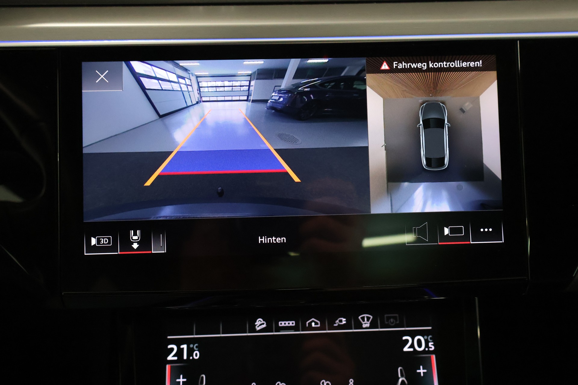 AUDI e-tron 55 Sportback S Line quattro-image-21