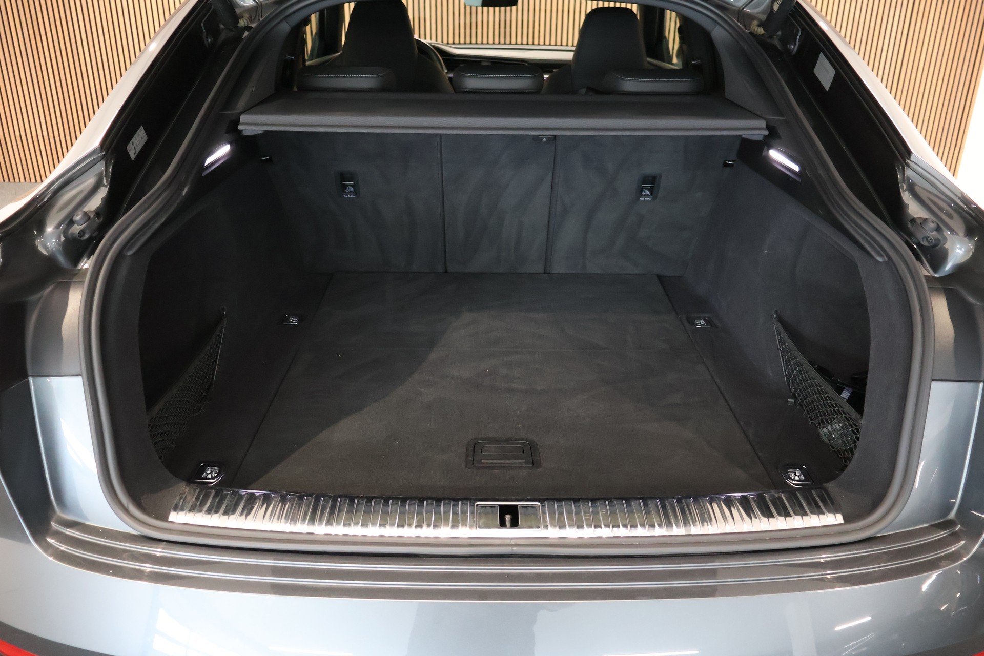 AUDI e-tron 55 Sportback S Line quattro-image-12