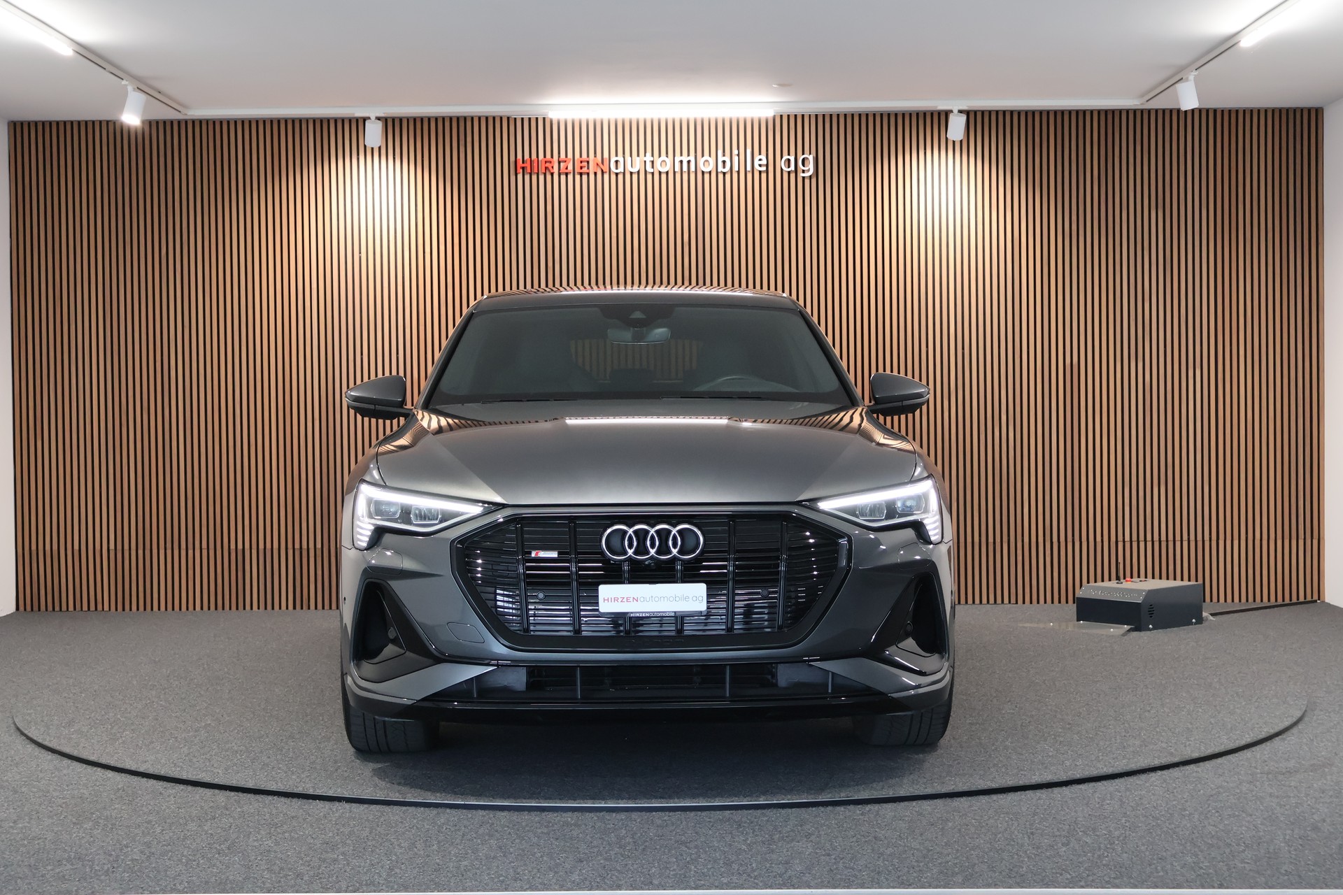AUDI e-tron 55 Sportback S Line quattro-image-7