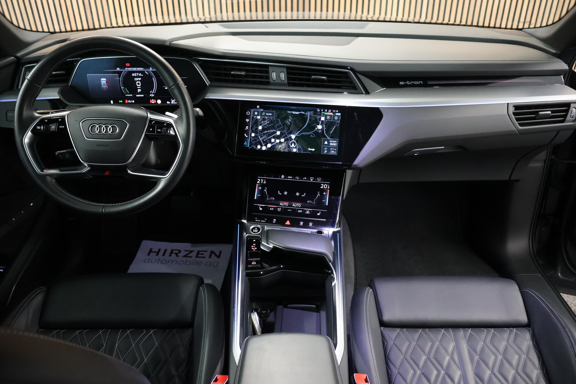 AUDI e-tron 55 Sportback S Line quattro-image-16