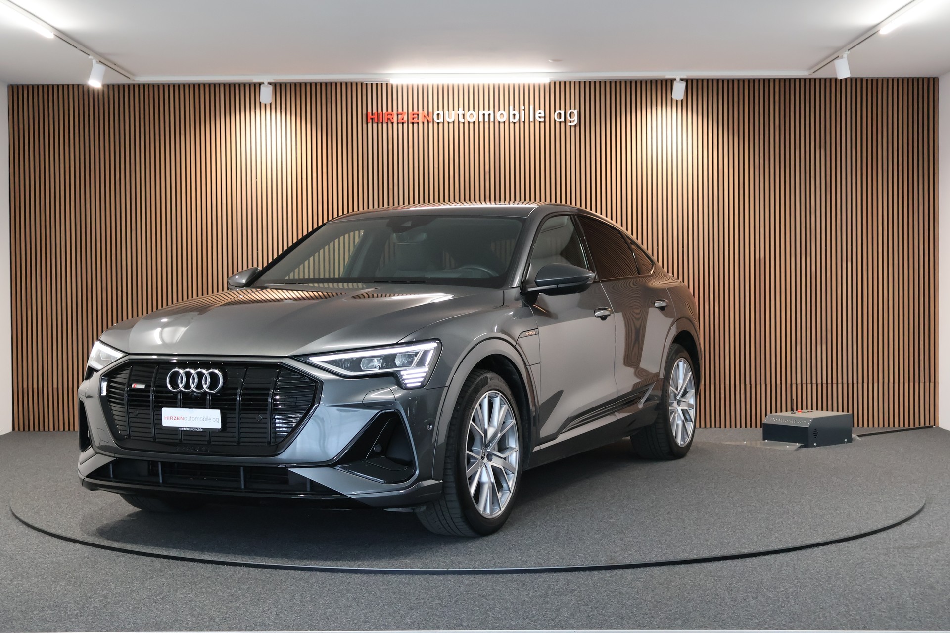 AUDI e-tron 55 Sportback S Line quattro-image-0