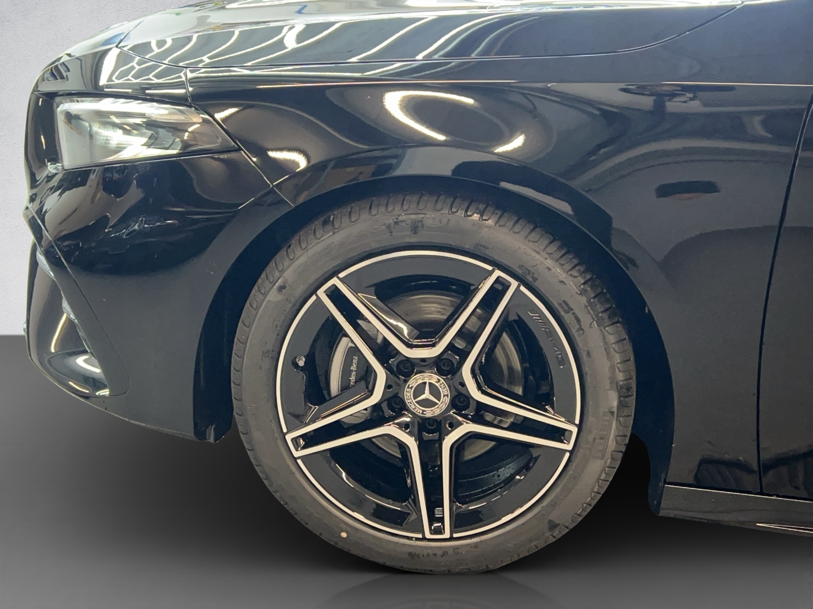 MERCEDES-BENZ A 200 AMG Line Night Star-image-7