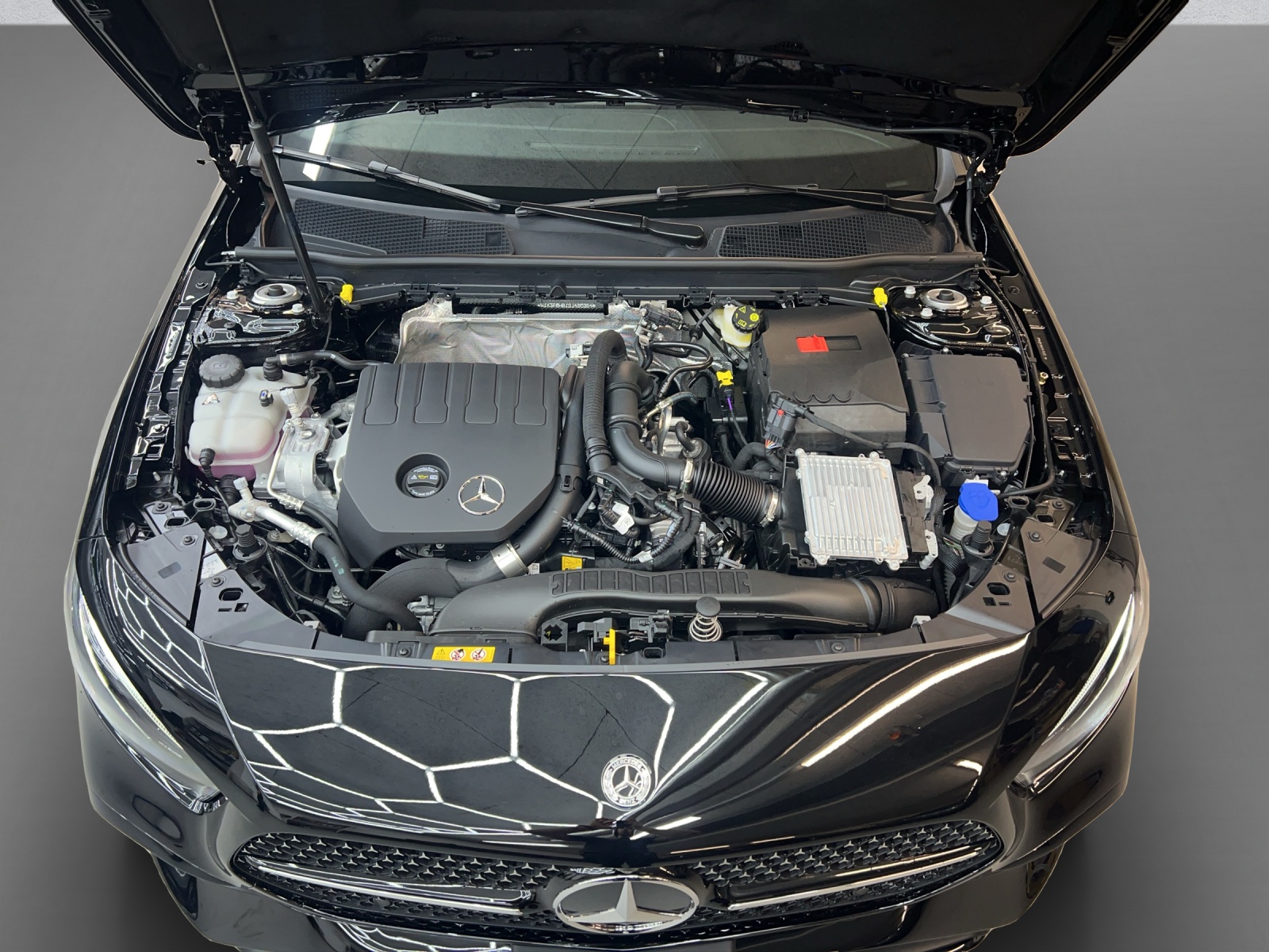 MERCEDES-BENZ A 200 AMG Line Night Star-image-9