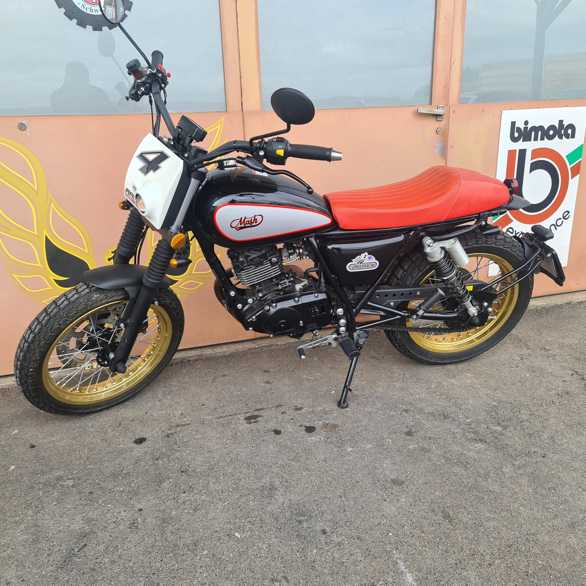 MASH 125 Dirt Track