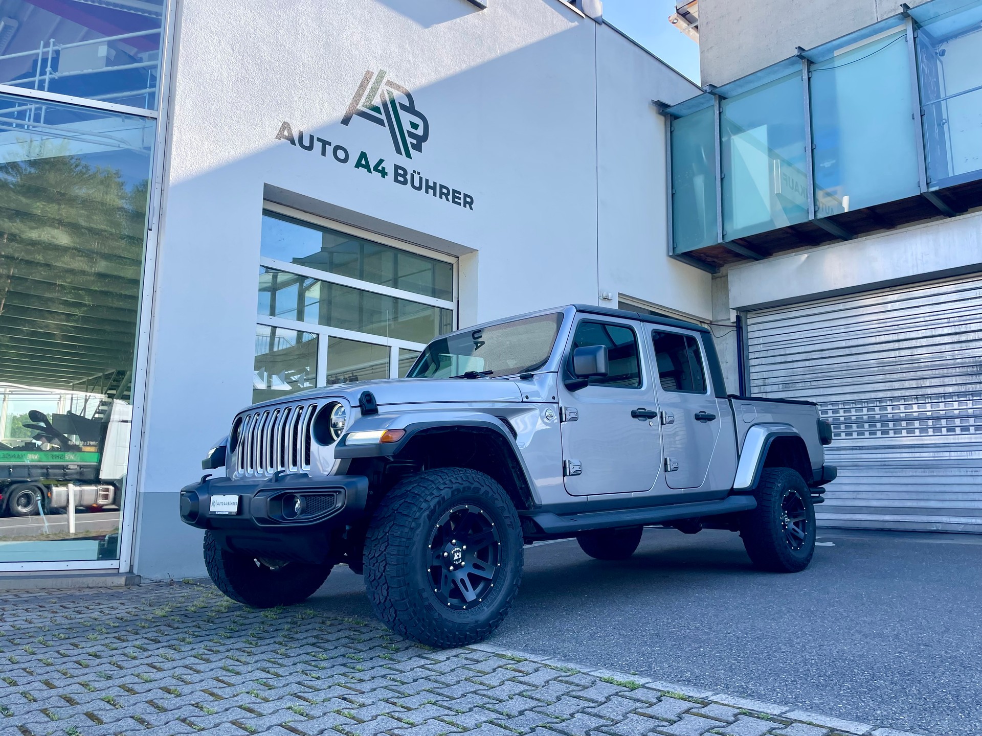 JEEP Gladiator 3,6i V6 Overland Trail Rated 4x4 284PS 100% Benziner-image-2