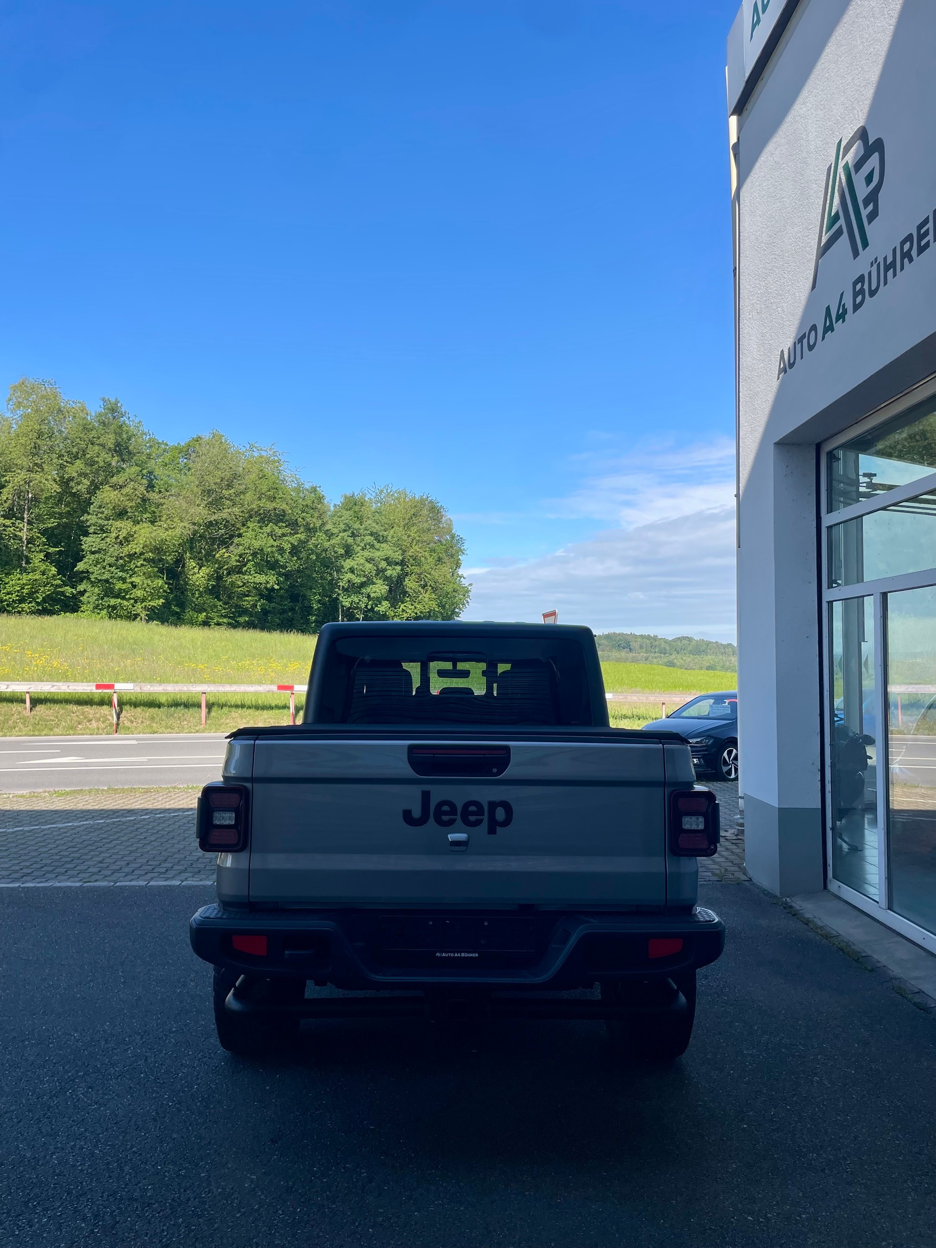 JEEP Gladiator 3,6i V6 Overland Trail Rated 4x4 284PS 100% Benziner-image-4