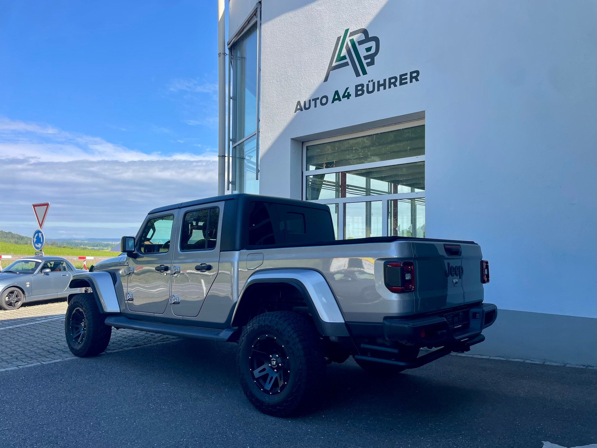 JEEP Gladiator 3,6i V6 Overland Trail Rated 4x4 284PS 100% Benziner-image-3