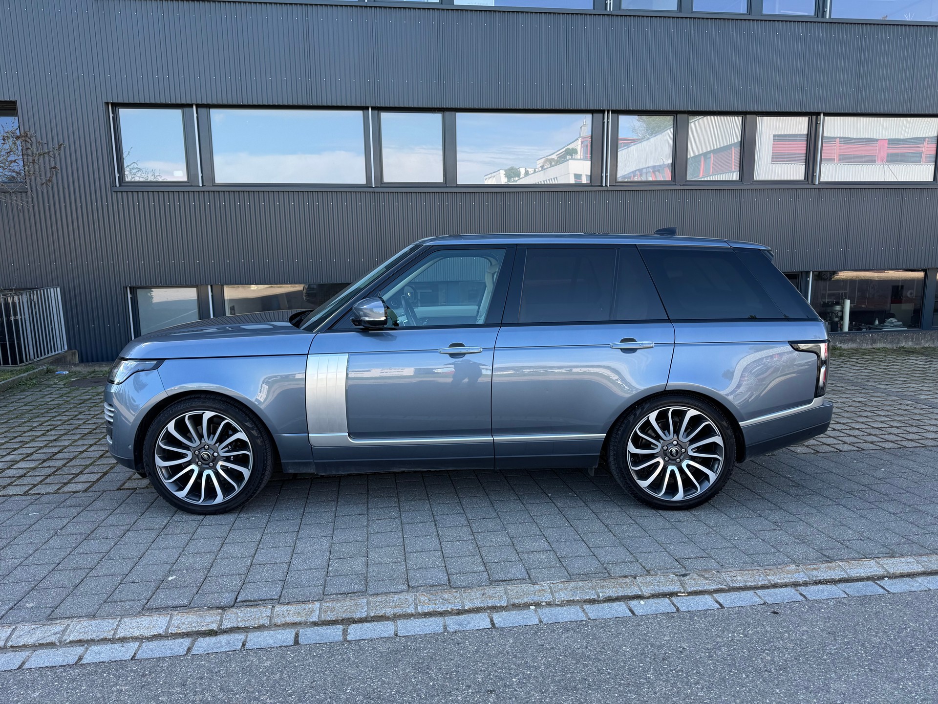 LAND ROVER Range Rover 3.0D I6 Vogue Automatic-image-1