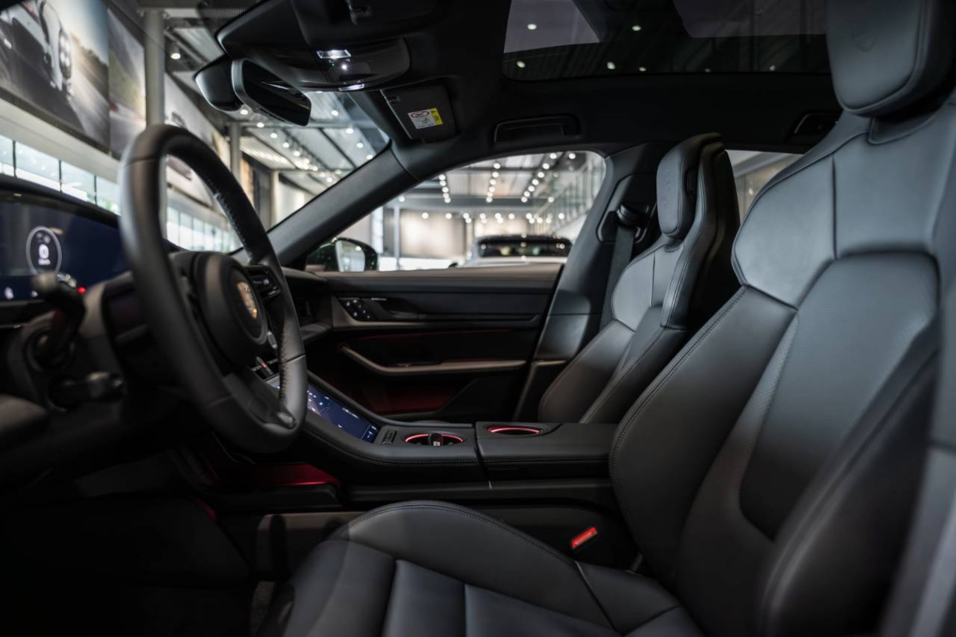 PORSCHE Taycan 4 Cross Turismo-image-3