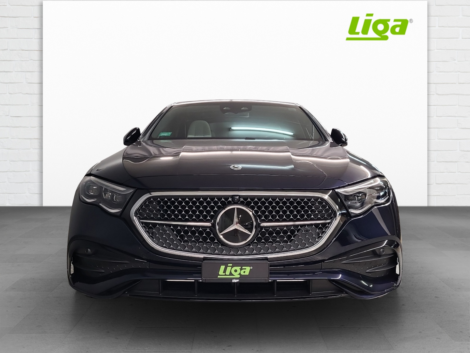 MERCEDES-BENZ E 400 e AMG Line 4matic-showroom-element-2