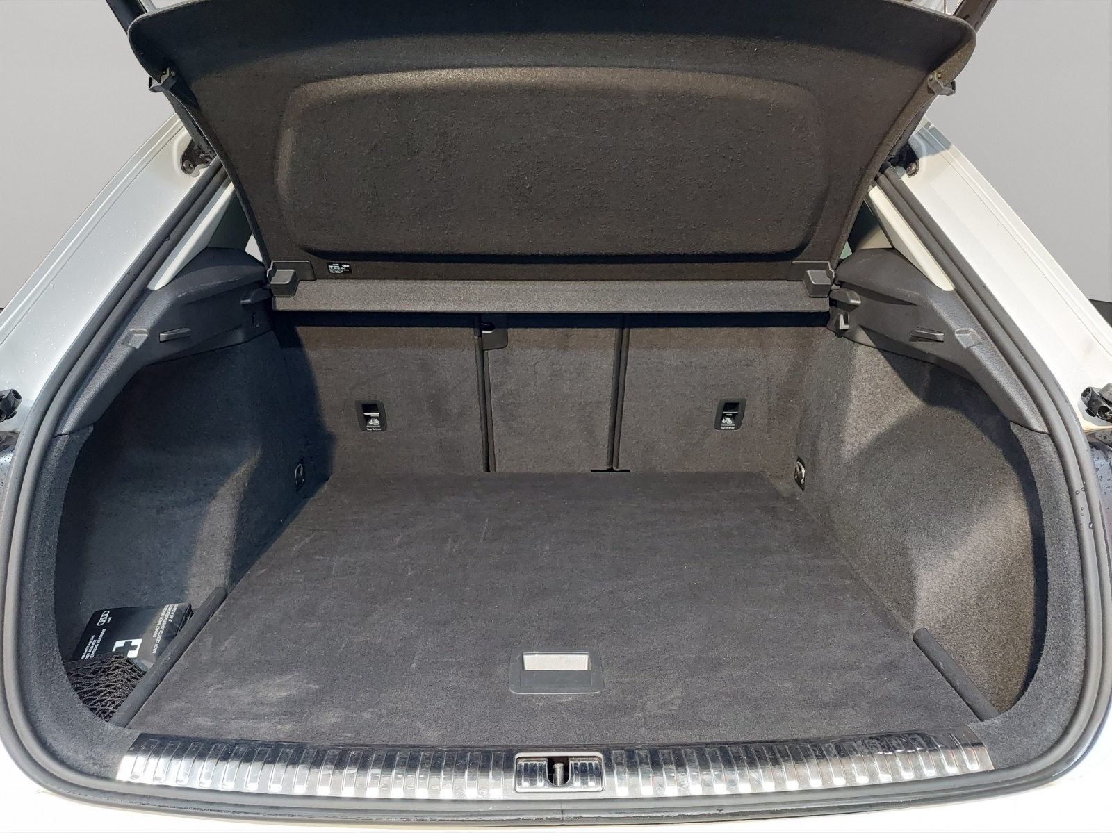 AUDI Q3 35 TDI S line quattro S-tronic-image-10