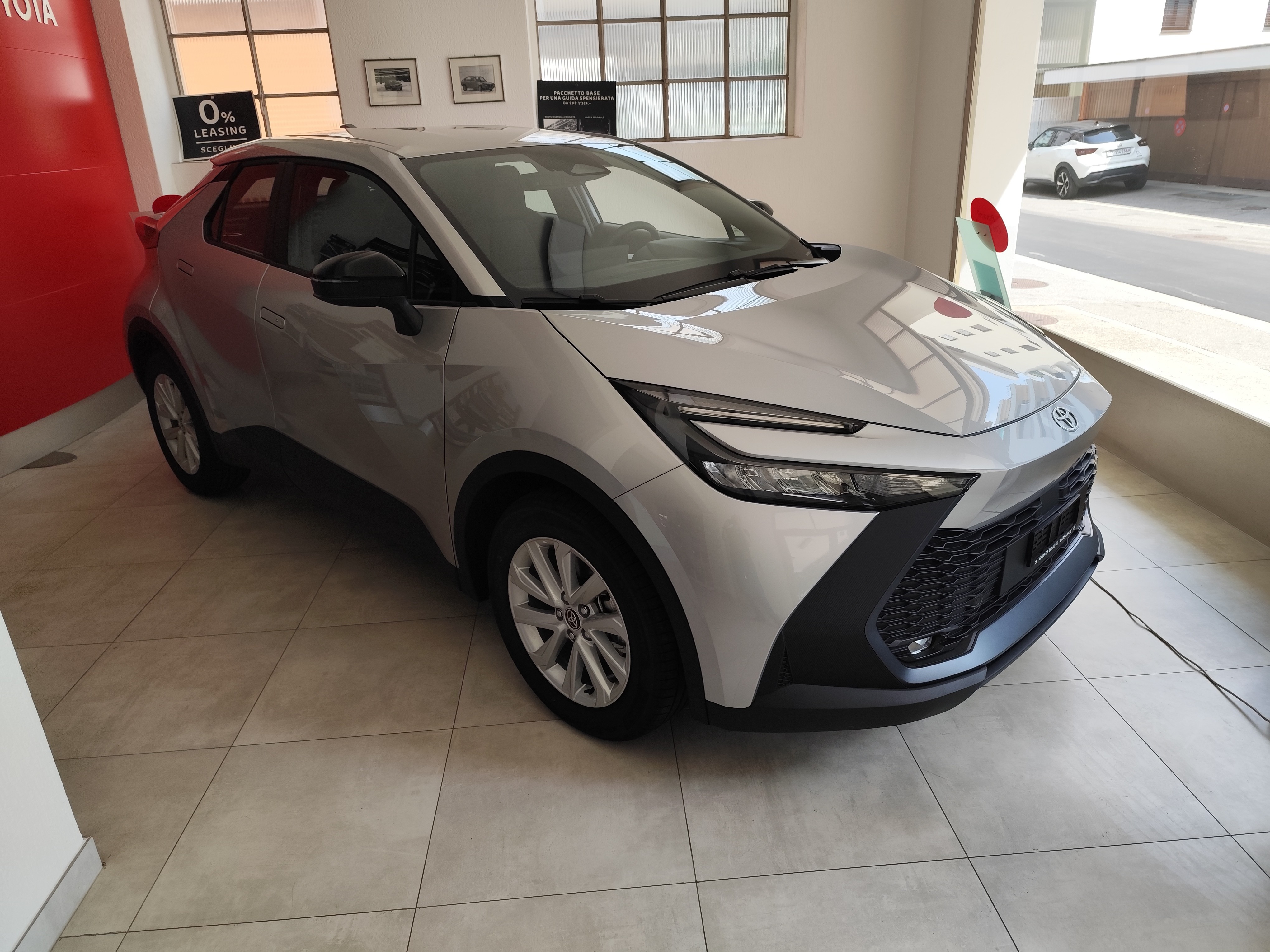 TOYOTA C-HR 1.8 HSD CVT Comfort (SUV / GelÃ¤ndewagen)