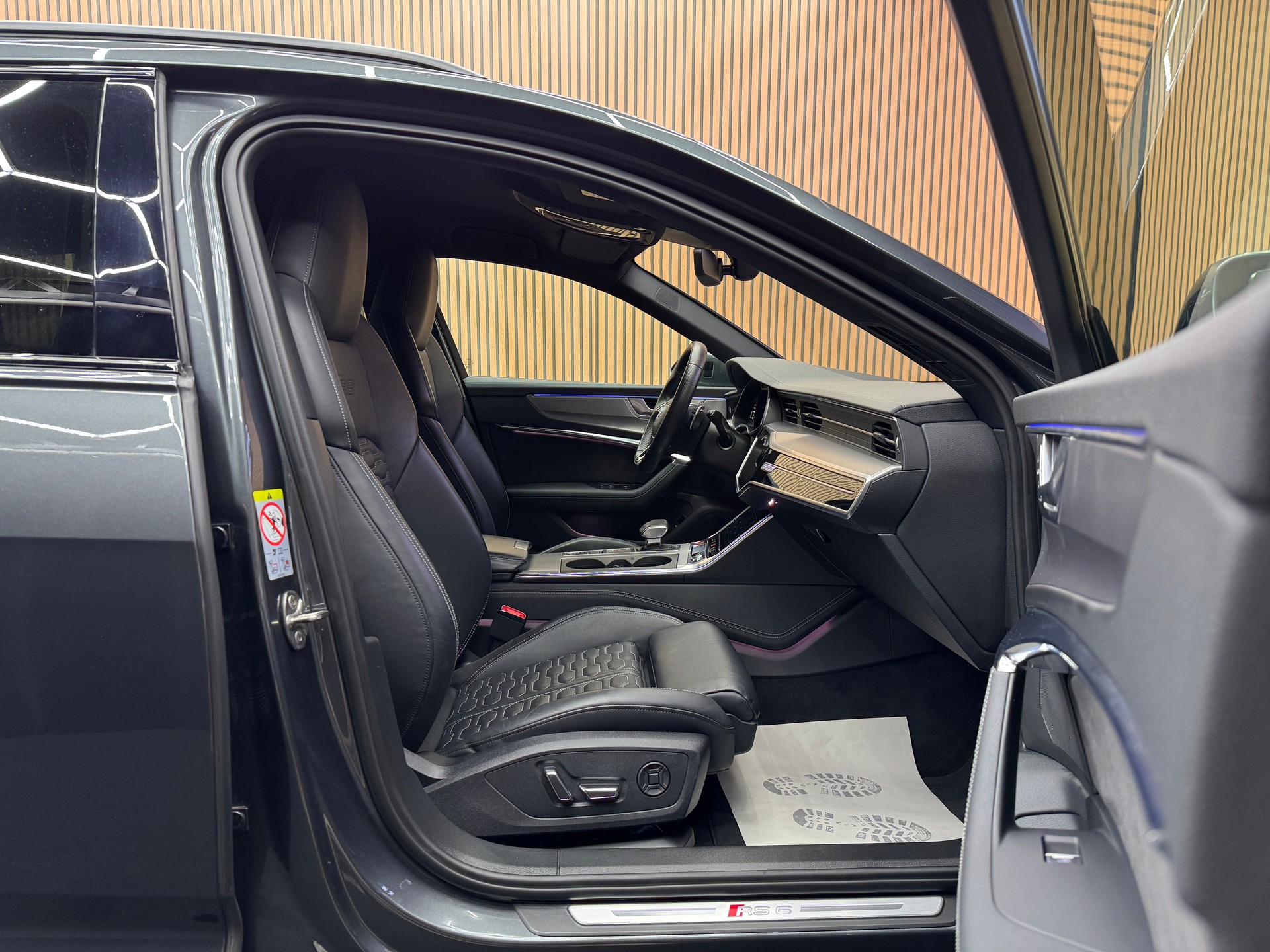 AUDI RS6 Avant 4.0 TFSI V8 quattro *ab CHF 765.-/ Monat*-image-12