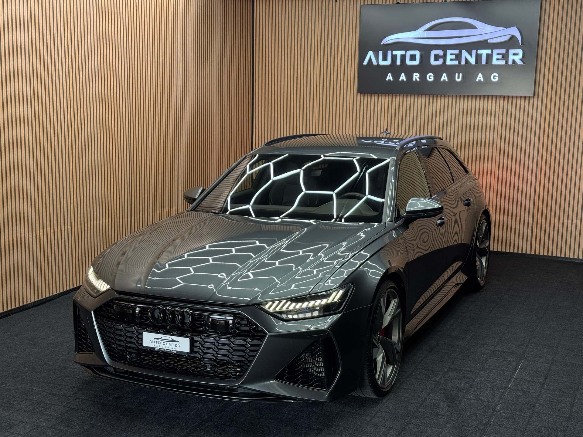 AUDI RS6 Avant 4.0 TFSI V8 quattro *ab CHF 765.-/ Monat*-image-2