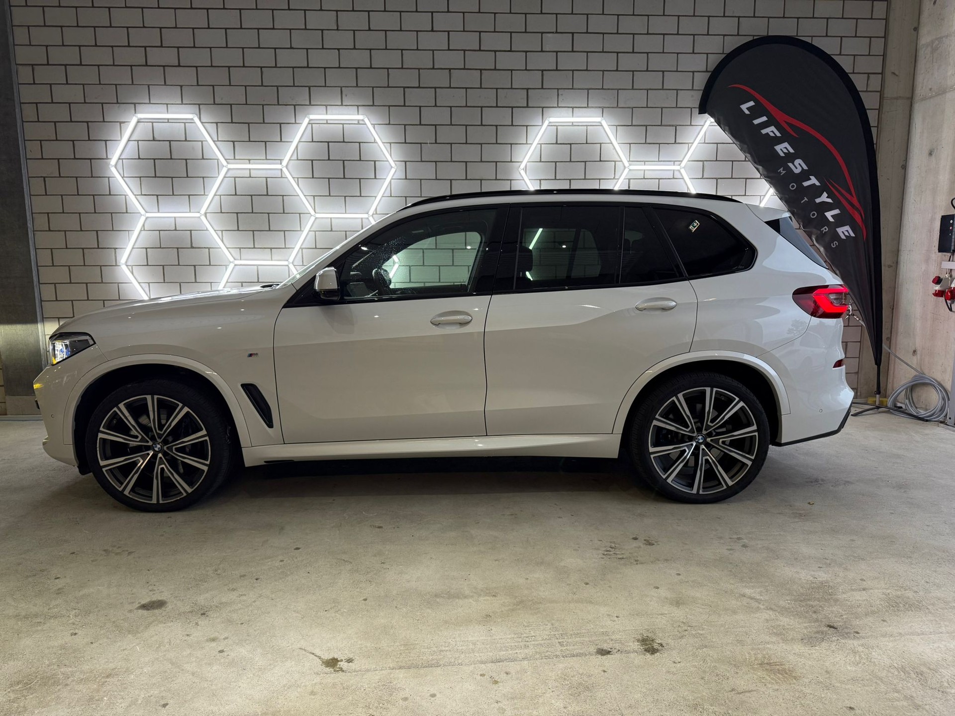 BMW X5 xDrive 48V 40d M Sport Steptronic-image-1