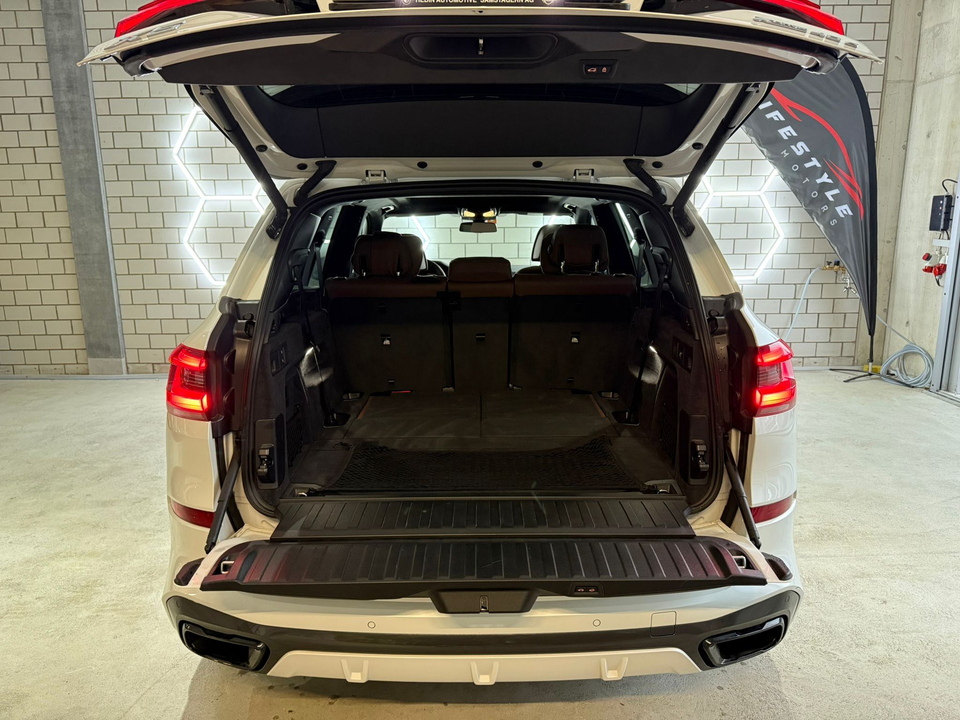 BMW X5 xDrive 48V 40d M Sport Steptronic-image-13