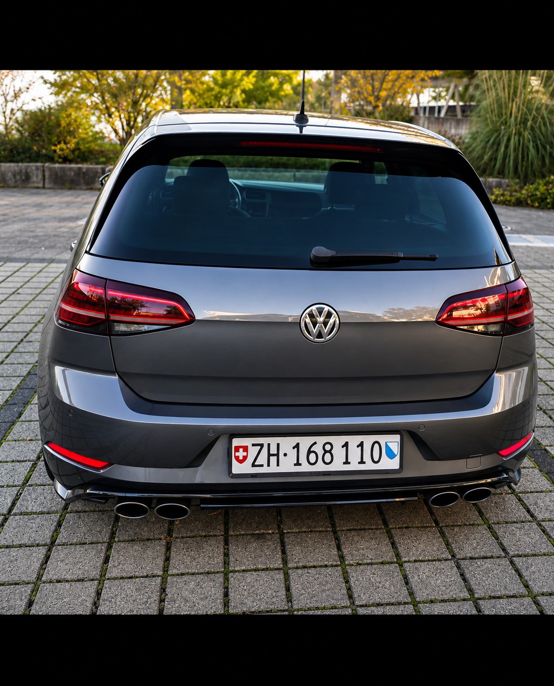 VW Golf 2.0 TSI R 4Motion-image-2