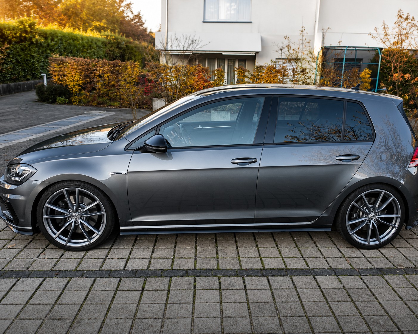 VW Golf 2.0 TSI R 4Motion-image-0