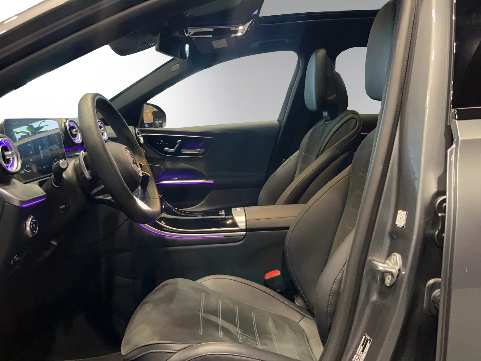 MERCEDES-BENZ C 300e 4 Matic EQ Hybrid-image-5