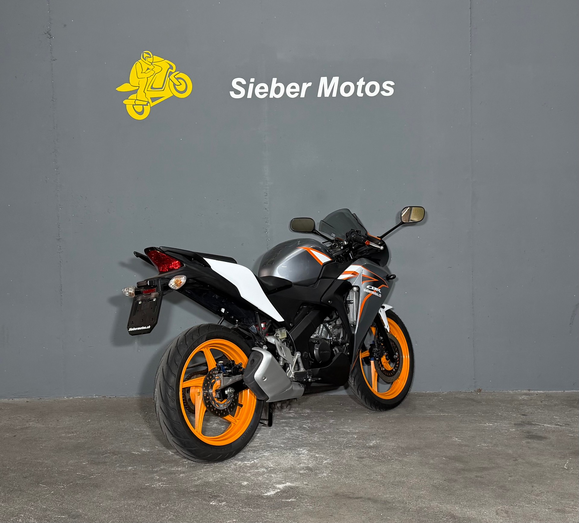 HONDA CBR125R-showroom-element-3