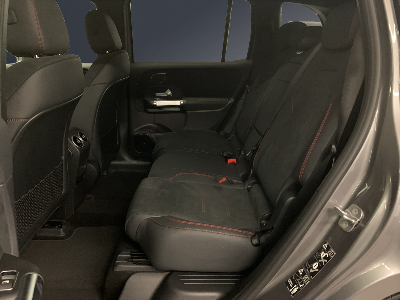 MERCEDES-BENZ EQB 350 4MATIC Excellence Edition-image-10