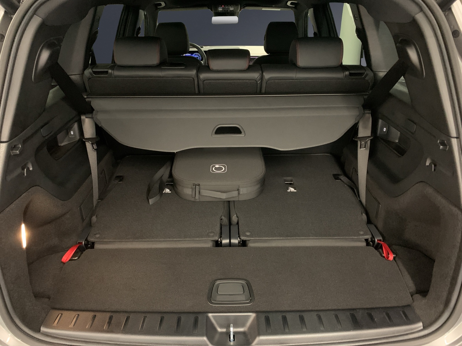 MERCEDES-BENZ EQB 350 4MATIC Excellence Edition-image-11