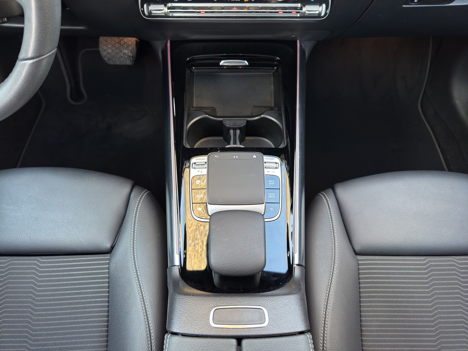 MERCEDES-BENZ B 200-image-13