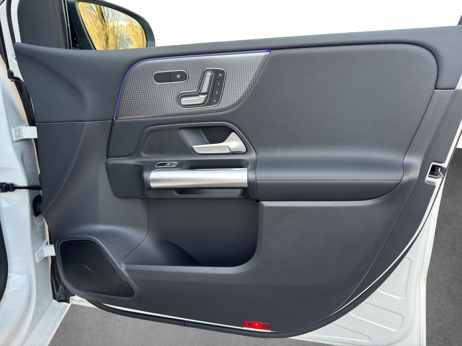 MERCEDES-BENZ B 200-image-15