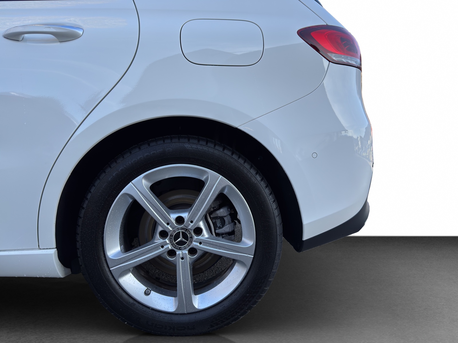 MERCEDES-BENZ B 200-image-22