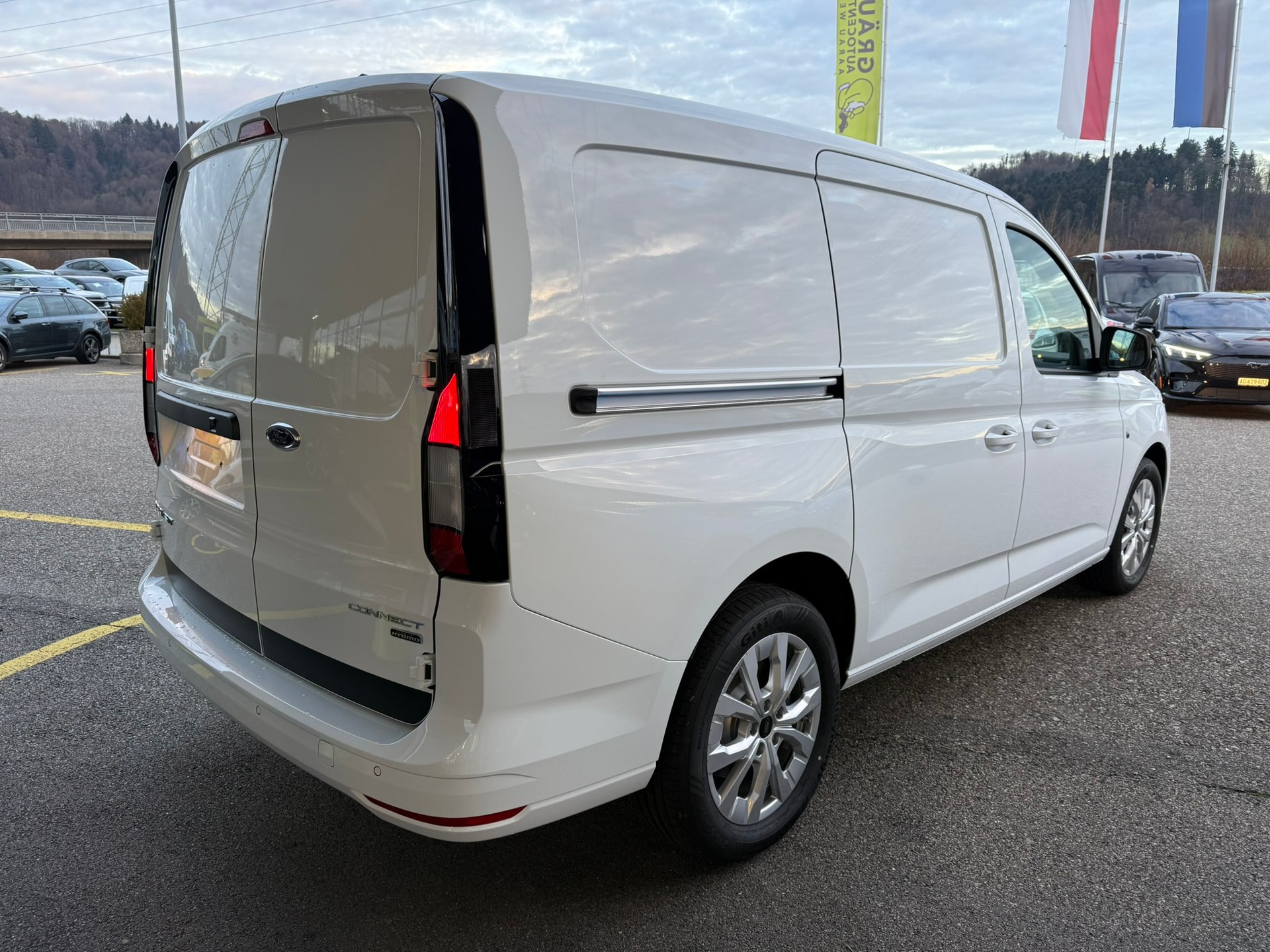FORD Grand Transit Connect Kasten 1.5 EcoBoost PHEV Limited 0.99% Leasing-image-5