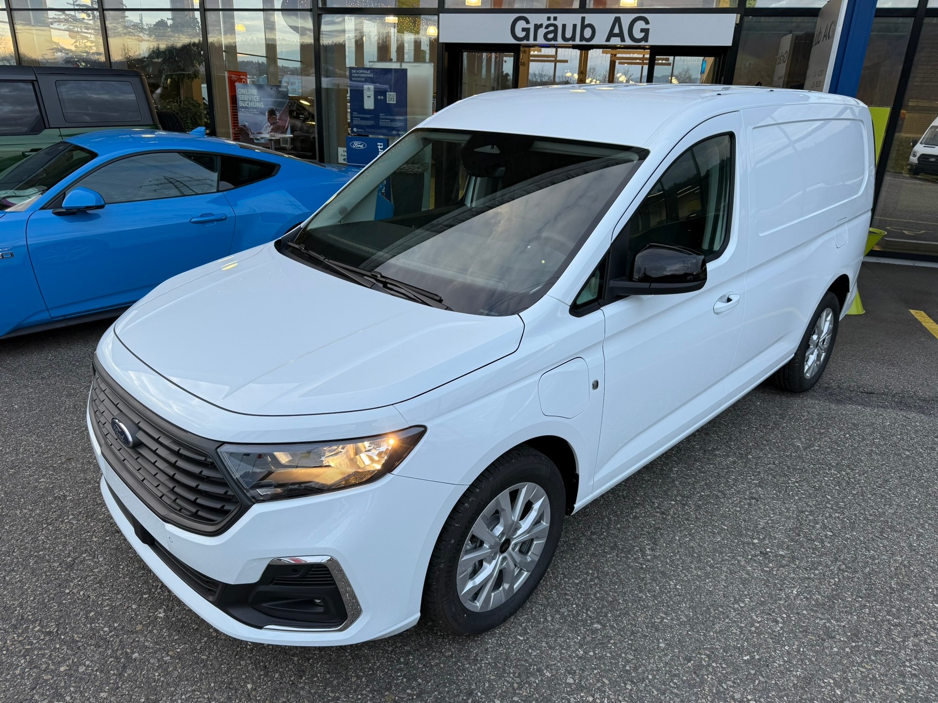 FORD Grand Transit Connect Kasten 1.5 EcoBoost PHEV Limited 0.99% Leasing-image-2