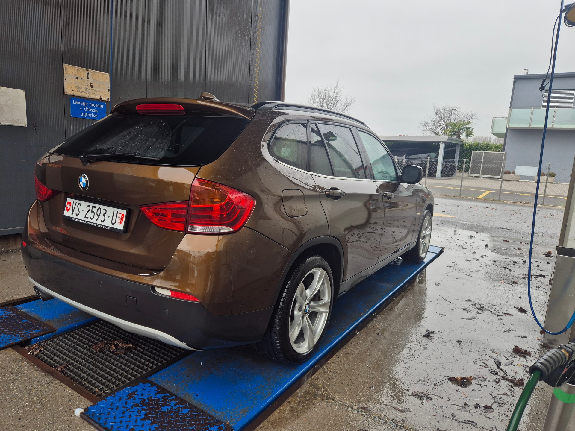 BMW X1 xDrive 28i Steptronic-image-4