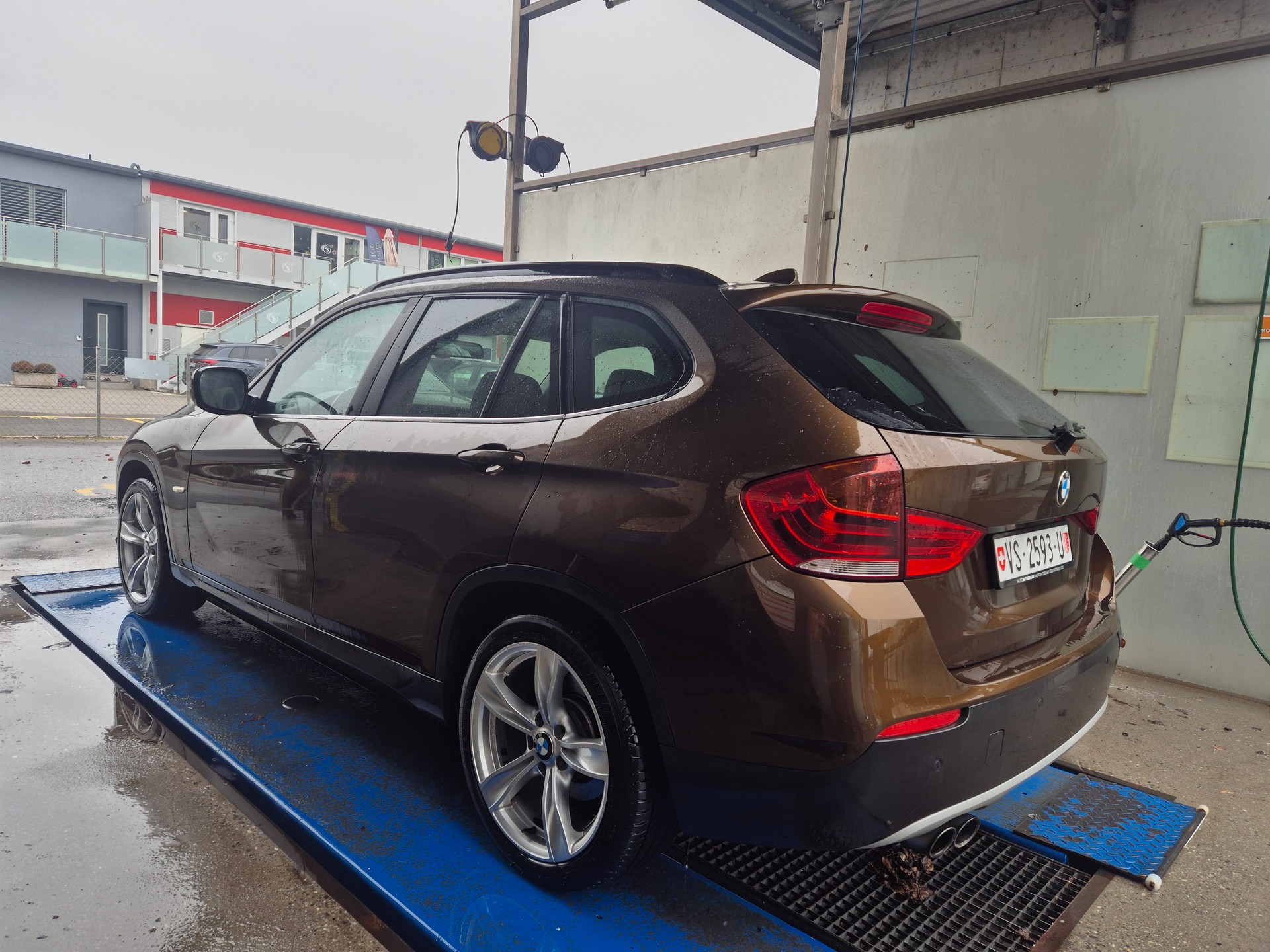 BMW X1 xDrive 28i Steptronic-image-5