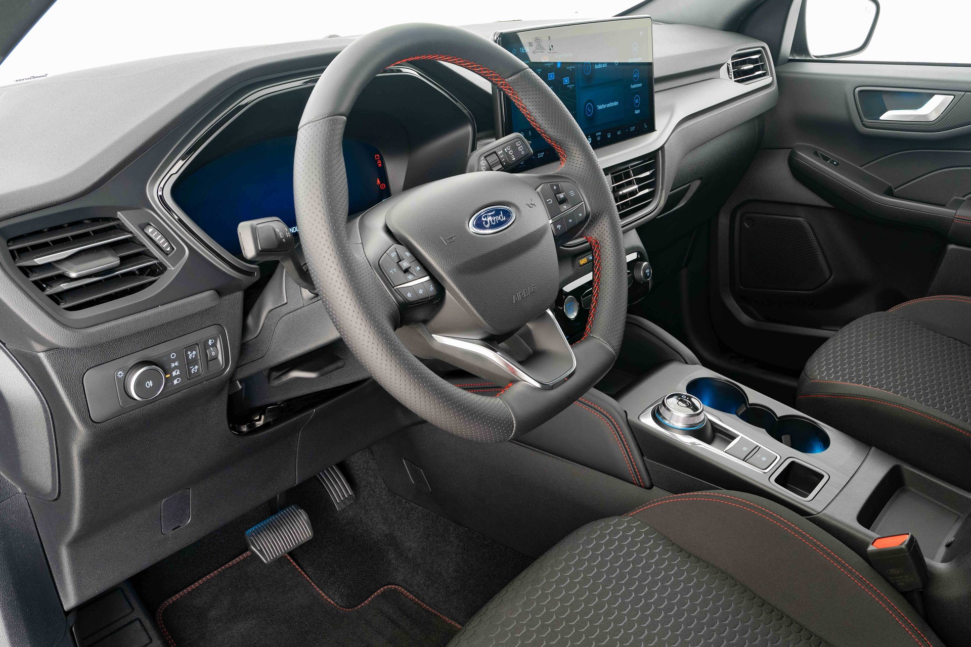 FORD Kuga 2.5 Hybrid ST-Line 4x4-image-21