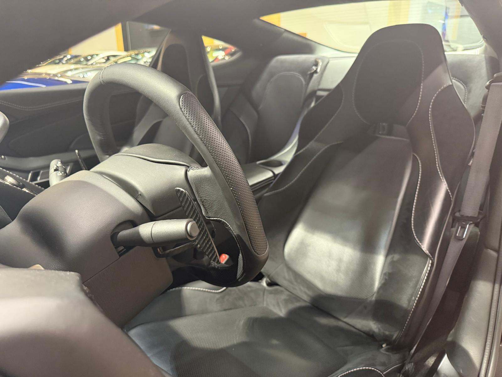ASTON MARTIN Vanquish V12 5.9-48 Touchtronic 2-image-13